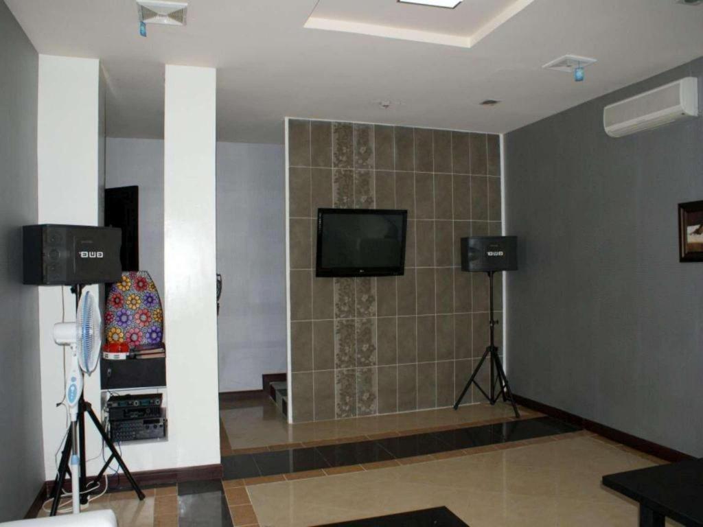 Green Wattana Hotel Sentul Bogor Exterior photo